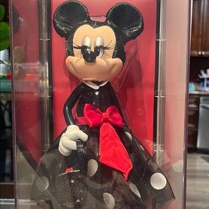 Authentic Polkadot Minnie Mouse doll. 2016. Limited addition. Only 3000 made.
